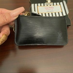 ❤️SOLD❤️VINTAGE LV KEY POUCH Black Epi Leather